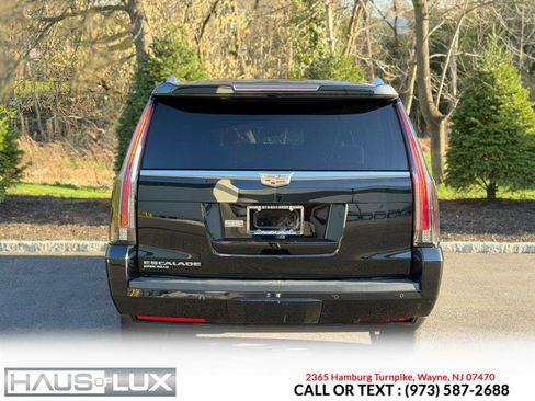 Used 2016 Cadillac Escalade ESV Platinum image 29