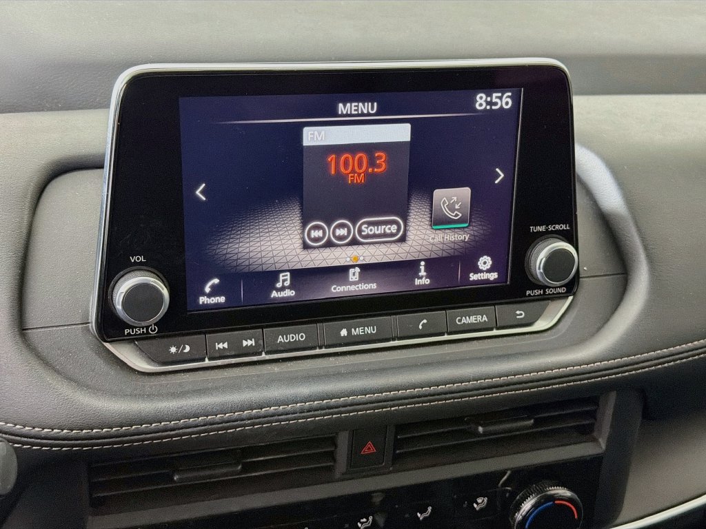 Used 2024 Nissan Rogue S FWD image 34