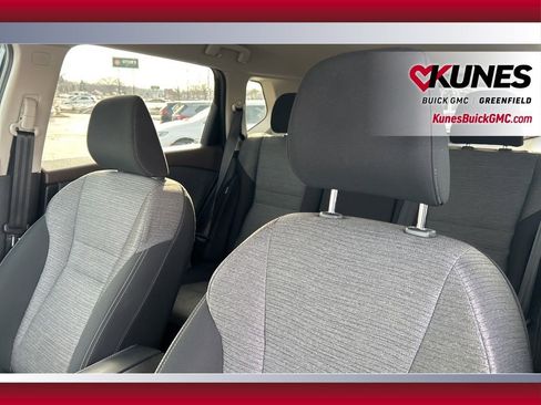 Used 2023 Nissan Rogue SV image 16