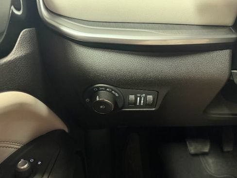 Used 2025 Jeep Compass Limited AWD/4WD image 22