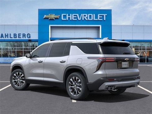 New 2025 Chevrolet Traverse LT w/ Enhanced Driving Package image 3