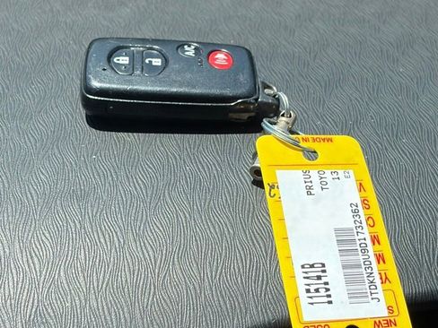 Used 2013 Toyota Prius Three w/ Solar Roof Pkg FWD image 13