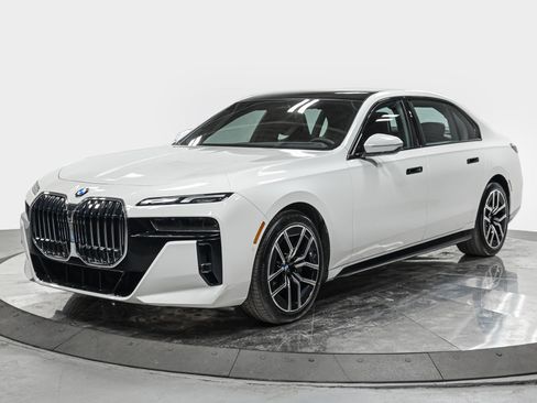 Used 2025 BMW 740i xDrive w/ Premium Package AWD/4WD image 1