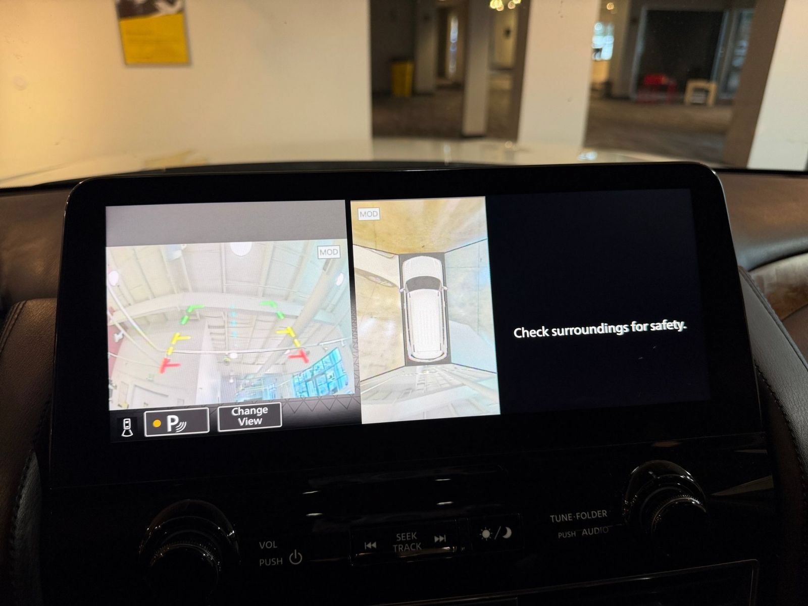 Used 2024 Nissan Armada SL RWD image 25