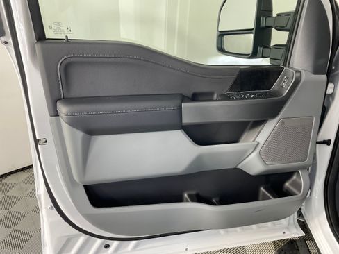 New 2026 Ford F250 XLT w/ XLT Premium Package AWD/4WD image 8