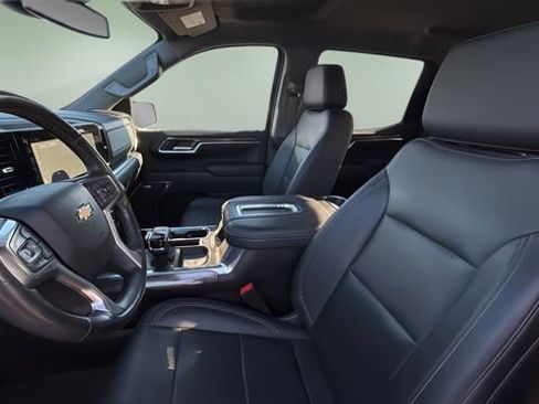 Used 2022 Chevrolet Silverado 1500 LTZ image 17