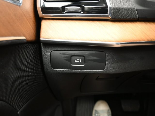 Used 2025 Volvo XC90 B6 Plus AWD/4WD image 29