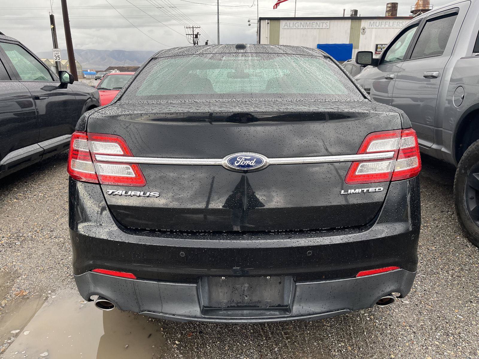 Used 2015 Ford Taurus Limited FWD image 4