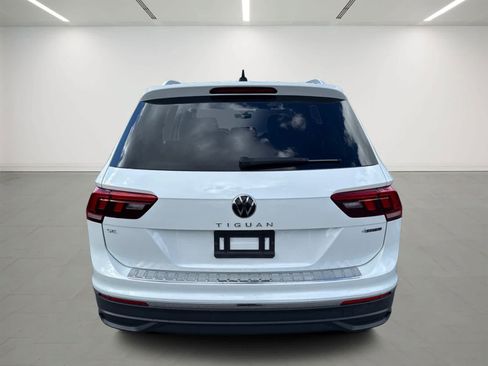 Used 2023 Volkswagen Tiguan SE AWD/4WD image 5