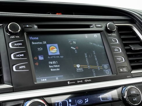 Used 2018 Toyota Highlander SE AWD/4WD image 15
