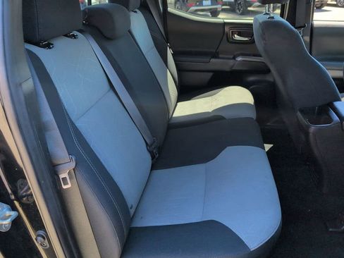 Used 2020 Toyota Tacoma TRD Off-Road w/ Technology Package AWD/4WD image 27