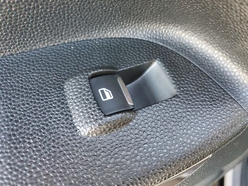 Used 2022 Ford EcoSport SE w/ SE Convenience Package image 14