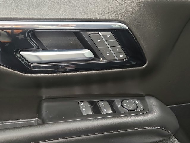 Used 2025 Chevrolet Tahoe LT AWD/4WD image 17