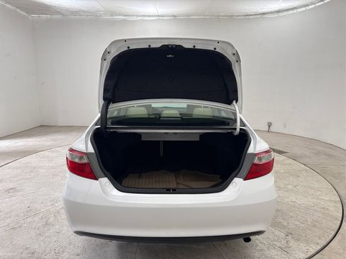 Used 2016 Toyota Camry LE image 25