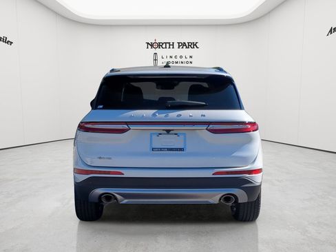 New 2026 Lincoln Corsair Premiere FWD image 4
