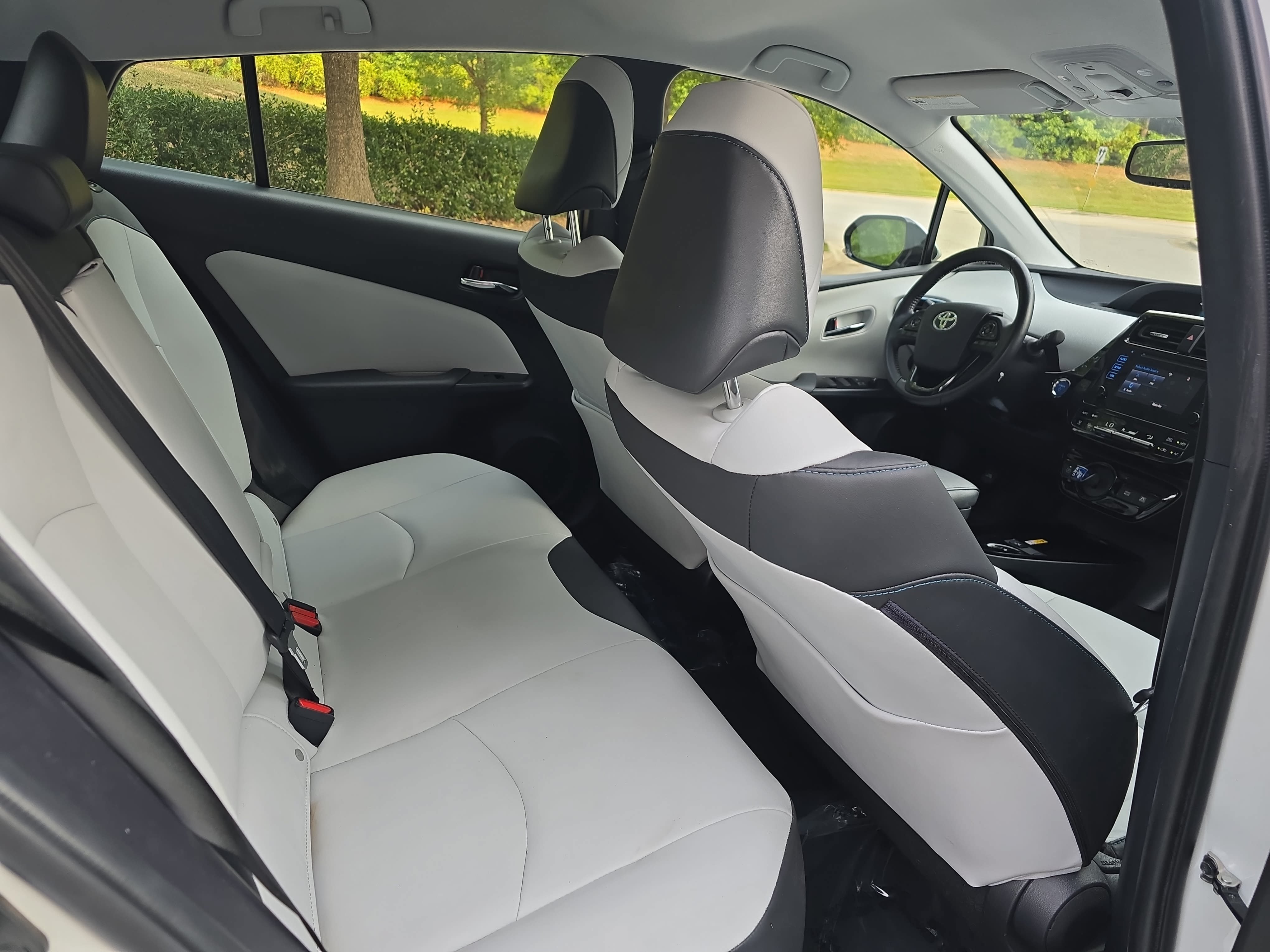 Used 2019 Toyota Prius XLE FWD image 11