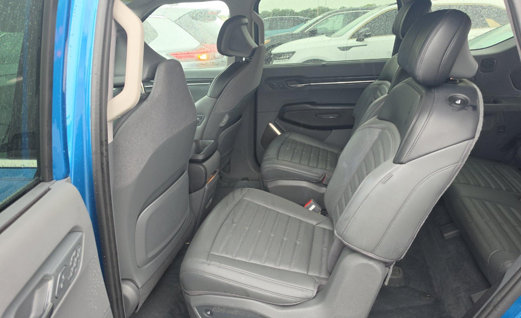 Used 2024 Kia EV9 Land AWD/4WD image 16