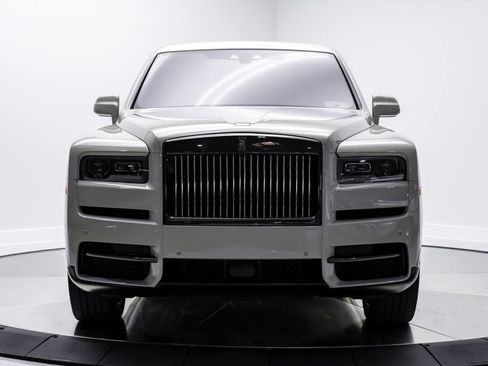 Used 2022 Rolls-Royce Cullinan Black Badge AWD/4WD image 2