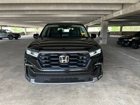 Used 2025 Honda Pilot EX-L image 2