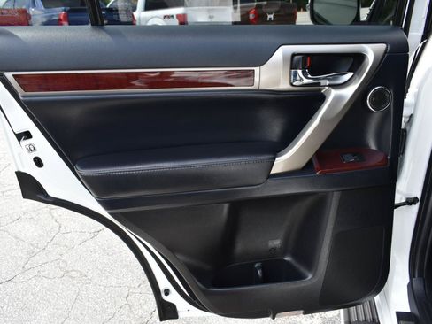 Used 2018 Lexus GX 460 Luxury AWD/4WD image 38
