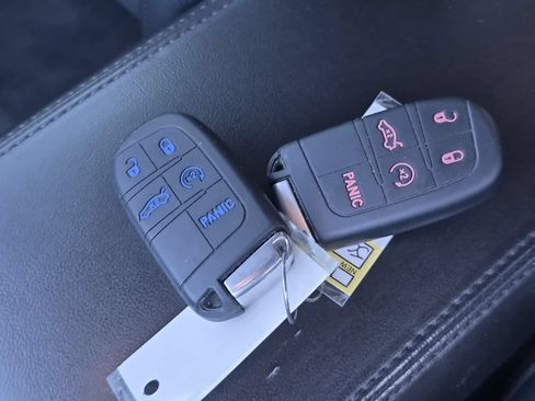 Used 2018 Dodge Durango GT AWD/4WD image 34