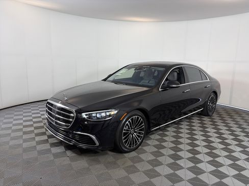 Certified 2022 Mercedes-Benz S 580 4MATIC Sedan image 2