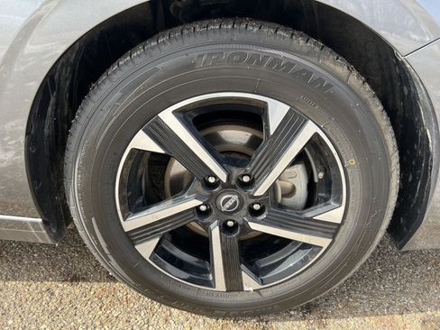 Used 2024 Nissan Sentra SV image 37