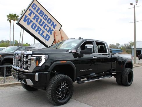 Used 2024 GMC Sierra 3500 Denali w/ Denali Reserve Package AWD/4WD image 1