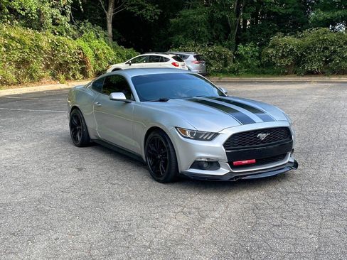 Used 2016 Ford Mustang Premium RWD image 3