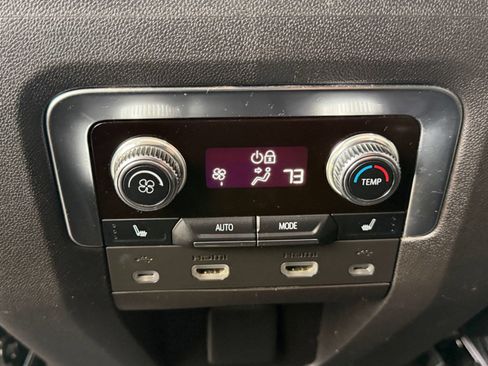 Used 2021 GMC Yukon XL Denali w/ Denali Premium Package RWD image 21