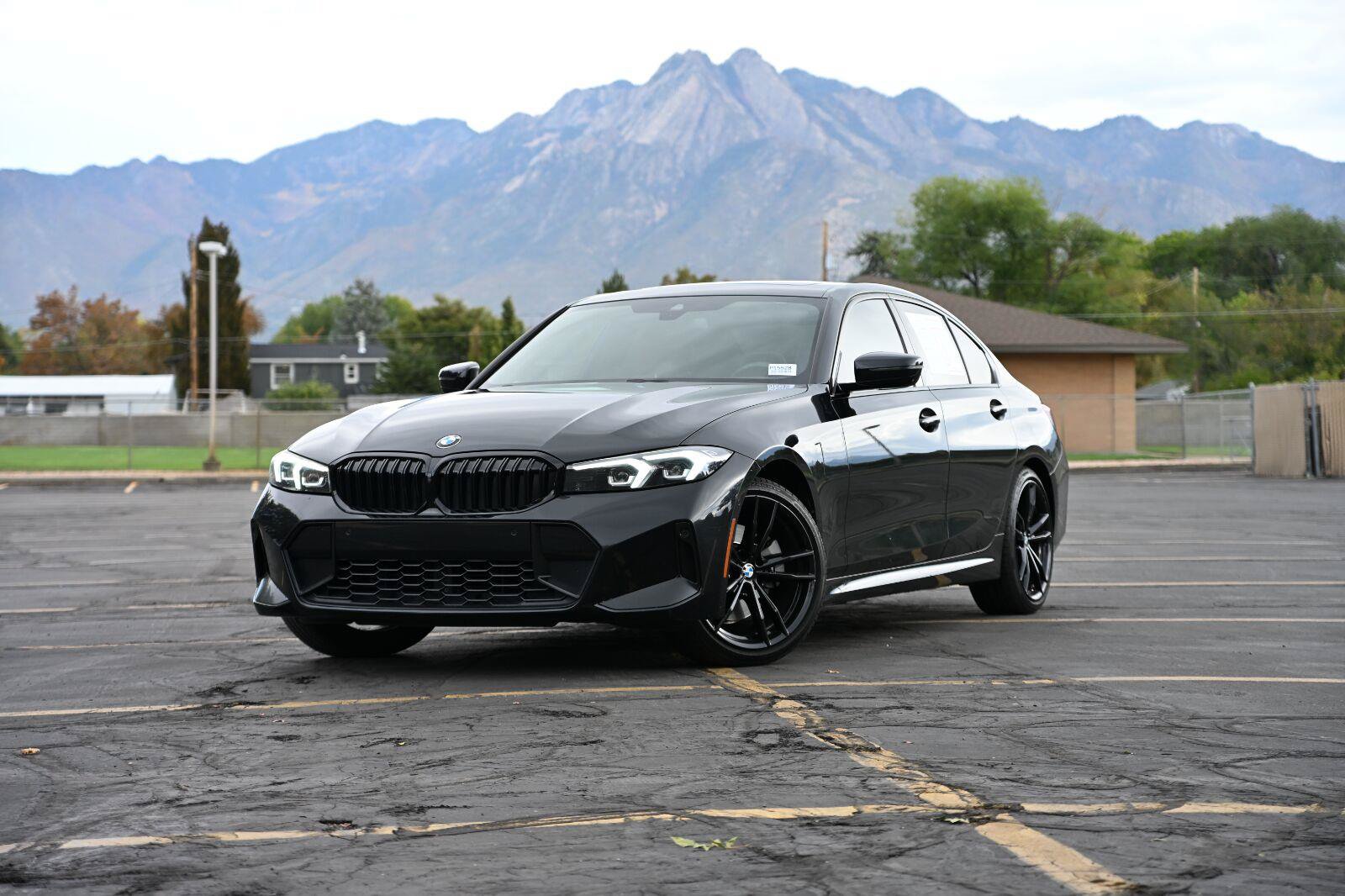 Used 2024 BMW 330i xDrive Sedan w/ M Sport Package AWD/4WD image 1