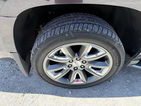 Used 2015 Chevrolet Suburban LTZ AWD/4WD image 11