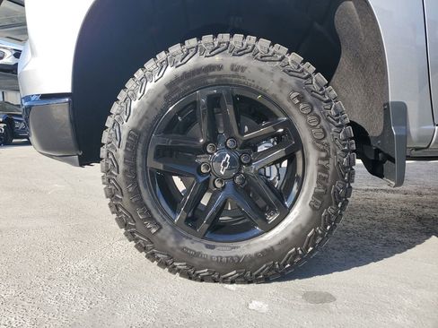 New 2026 Chevrolet Silverado 1500 Custom Trail Boss w/ LPO, Dark Essentials Package image 6