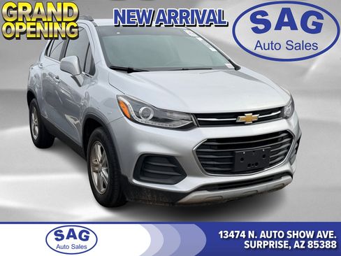 Used 2019 Chevrolet Trax LT w/ LT Convenience Package image 1