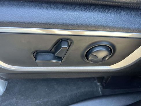 Used 2022 RAM 1500 Laramie AWD/4WD image 18