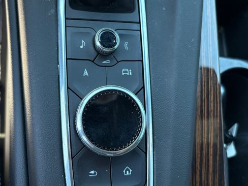 Used 2023 Cadillac Escalade ESV Premium Luxury w/ Performance Package AWD/4WD image 28