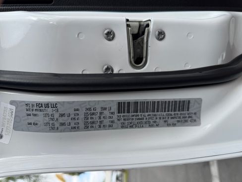 Used 2019 Jeep Cherokee Latitude Plus w/ Cold Weather Group FWD image 20