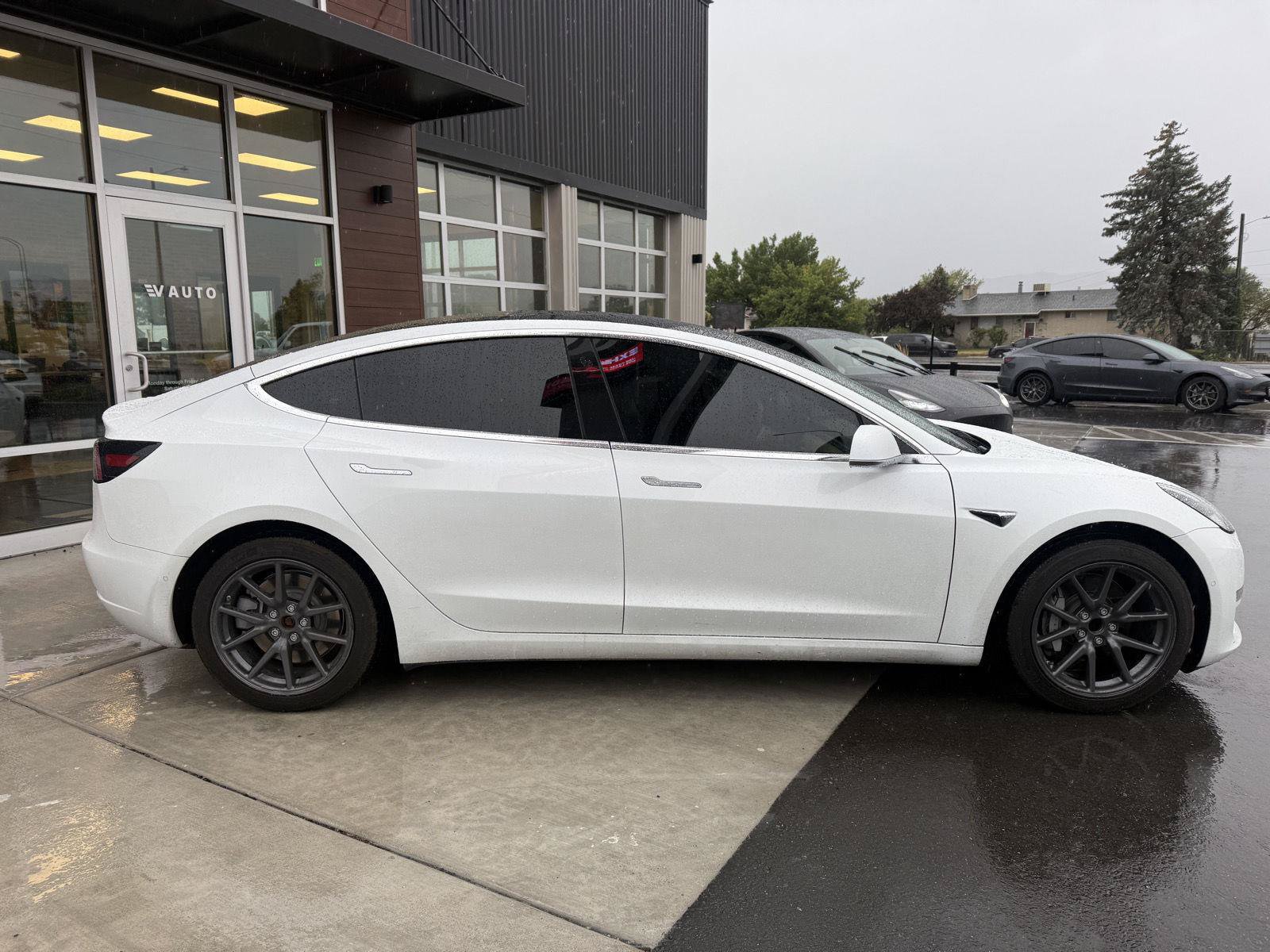 Used 2018 Tesla Model 3 Long Range RWD image 9