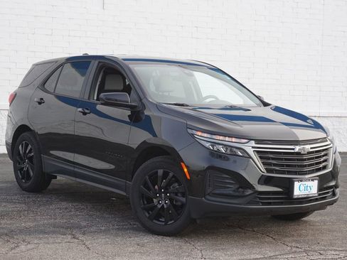 Used 2024 Chevrolet Equinox LS w/ LS Convenience Package image 3