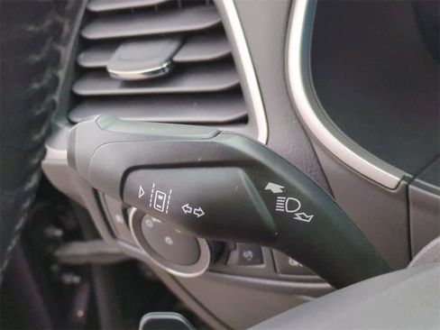 Used 2019 Ford Edge SEL w/ Equipment Group 201A image 19