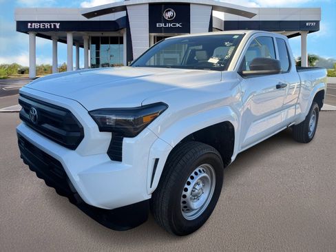 Used 2024 Toyota Tacoma SR image 4