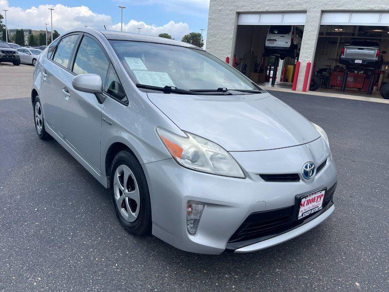 Used 2014 Toyota Prius Three w/ Solar Roof Package FWD image 2