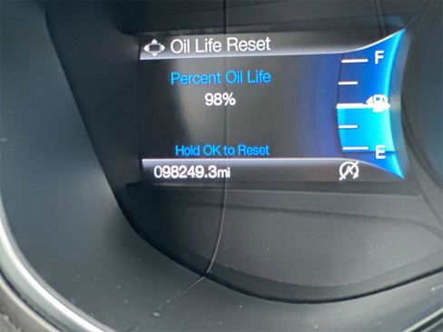 Used 2020 Ford Fusion SE image 12