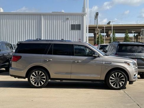 Used 2020 Lincoln Navigator Reserve w/ Luxury Package AWD/4WD image 3
