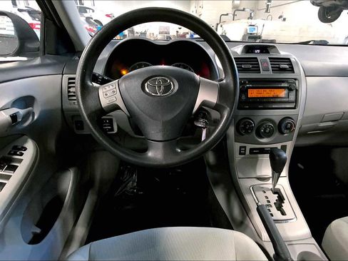 Used 2012 Toyota Corolla LE image 5