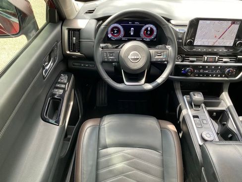 Used 2024 Nissan Pathfinder Platinum w/ Cargo Package AWD/4WD image 24