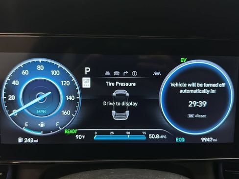 Used 2025 Hyundai Elantra SEL FWD image 24