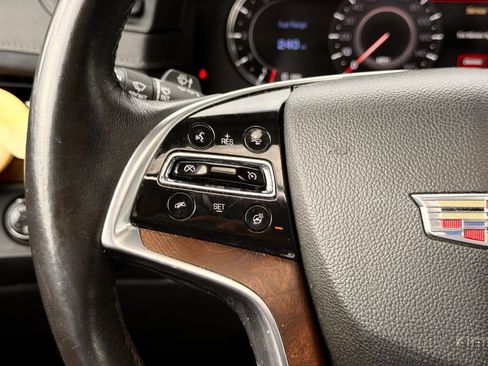 Used 2019 Cadillac Escalade Luxury AWD/4WD image 34