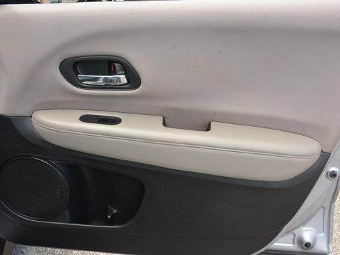 Used 2018 Honda HR-V LX image 20