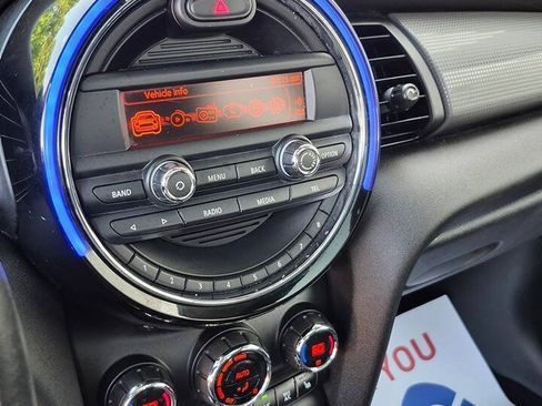 Used 2015 MINI Cooper 4-Door Hardtop FWD image 31